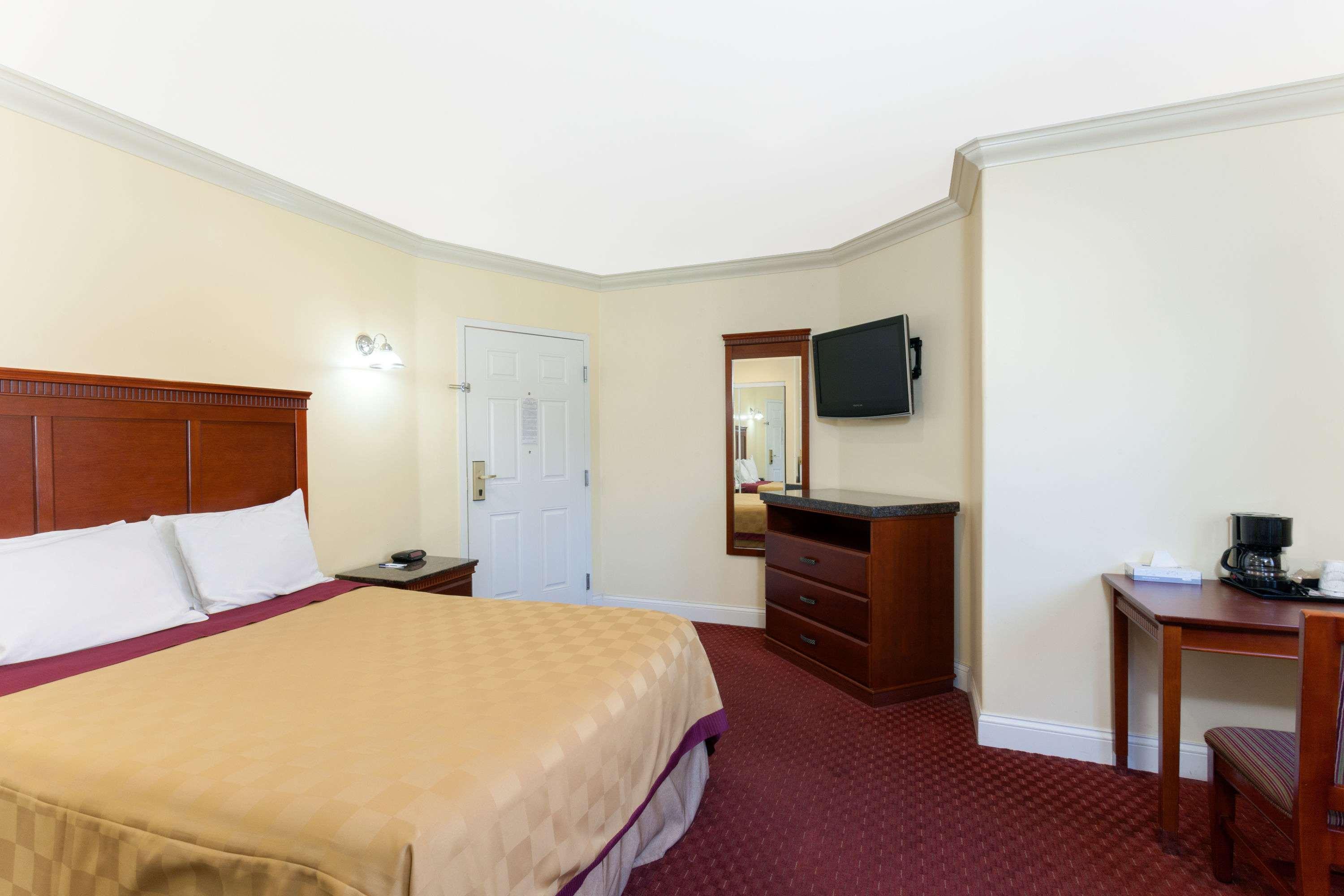 Travelodge By Wyndham Hotel Brea