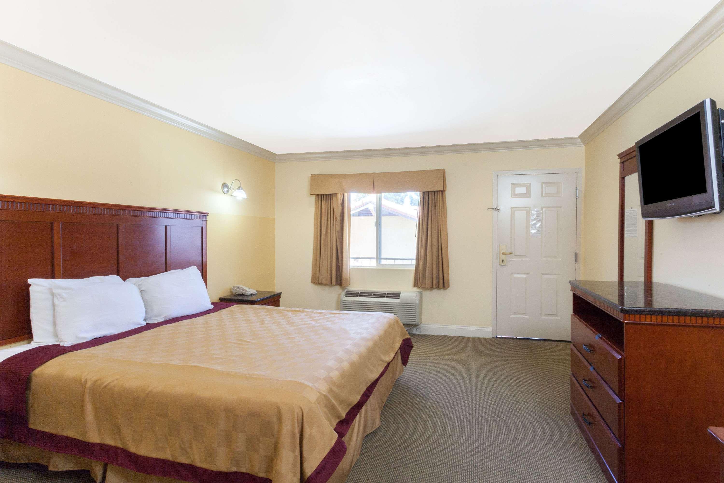 Travelodge By Wyndham 2*