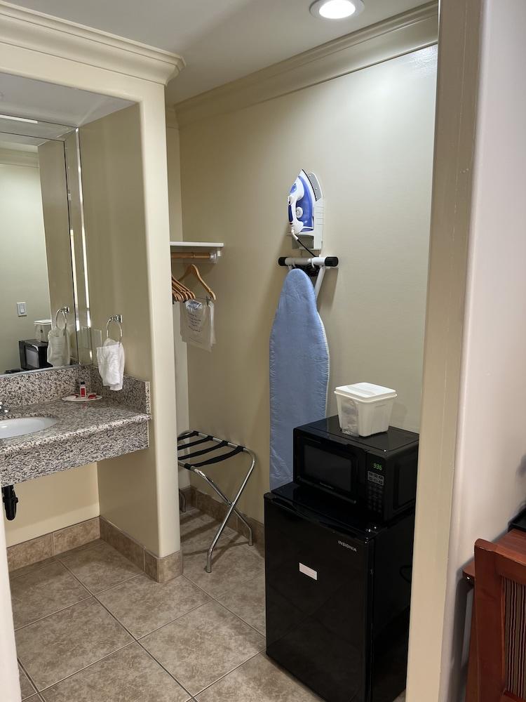 Travelodge By Wyndham 2* Brea