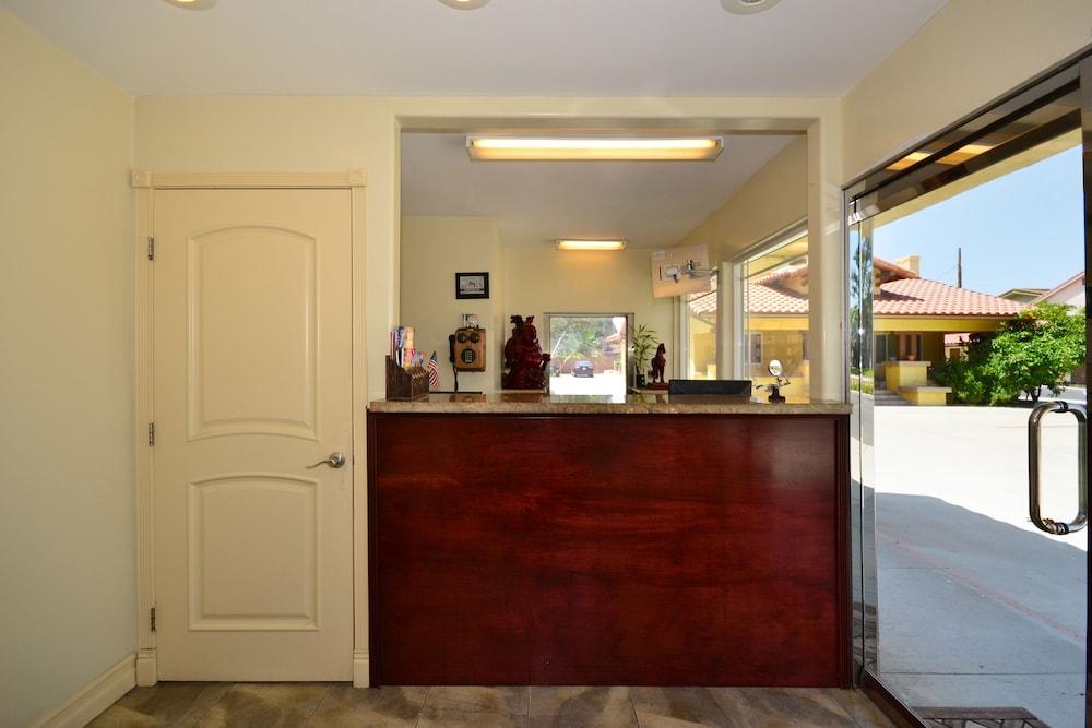 Travelodge By Wyndham Hotel Brea